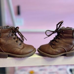 Baby girl Boots size 7 (for toddlers)